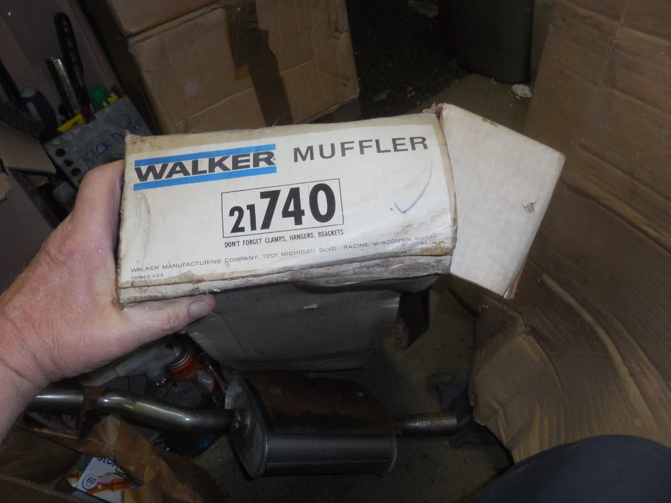 Nuevo de Lote Antiguo Walker Silenciador Dodge Colt 1971-3 4 cilindros excepto vagón PN 21740 Foto 3 de 4