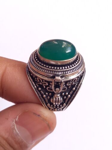 Beautiful Round 925 Silver Plated Poison Ring Natural Green Onyx Gemstone 7 US - Foto 1 di 6