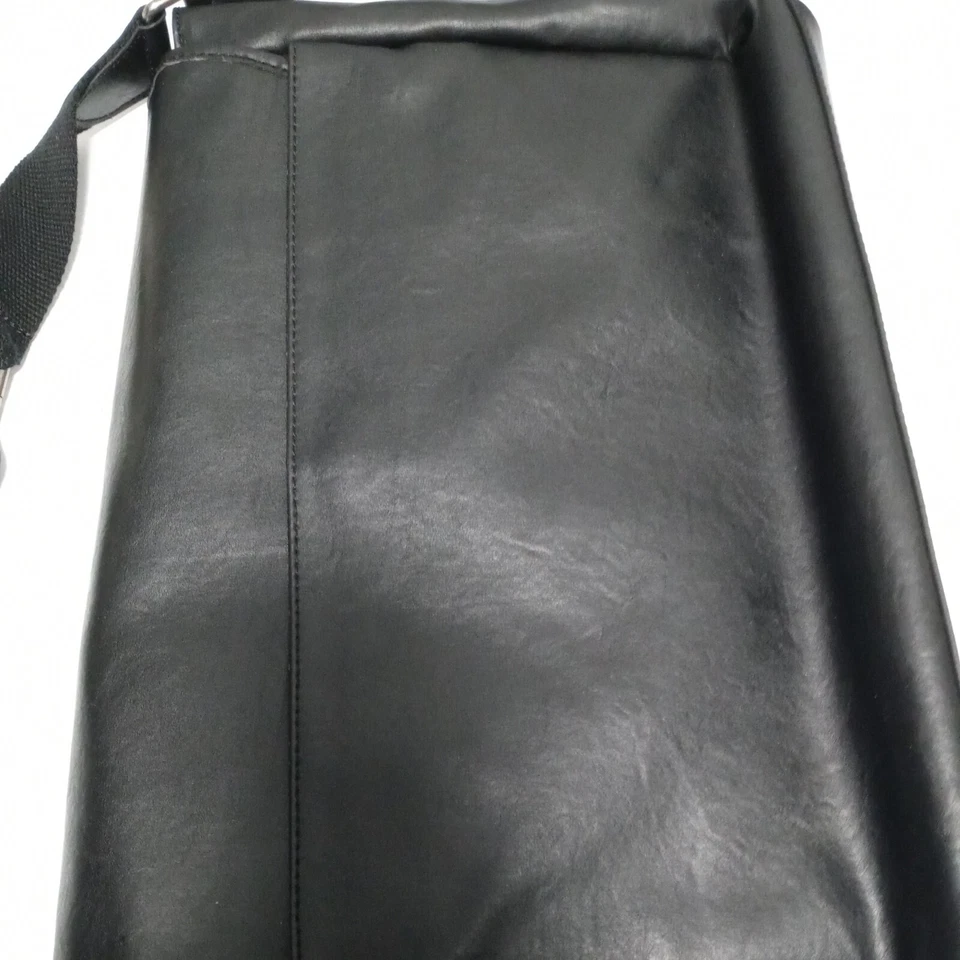 Kenneth Cole® Reaction ComputerMessenger Bag, negro usado  Foto 4 de 4