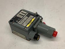 NEW NO BOX Allen Bradley 836T-T253J-X20X7 SER A Pressure Control Switch  H4-3