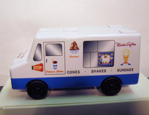 Banque de camion de crème glacée Mr. Softee un excellent cadeau et sert également de caisse d'épargne ! - Photo 1 sur 1