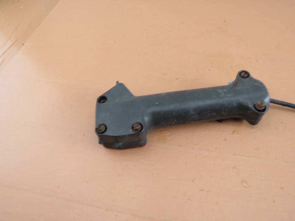 Homelite ST-155 Recortadora de cuerda OEM Mango de gatillo con cable de acelerador Foto 2 de 4