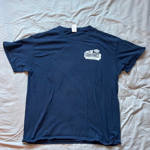 Camiseta The Crossings Student Living Talla Grande Azul Gildan Gráfico Sacramento - Imagen 2 de 9