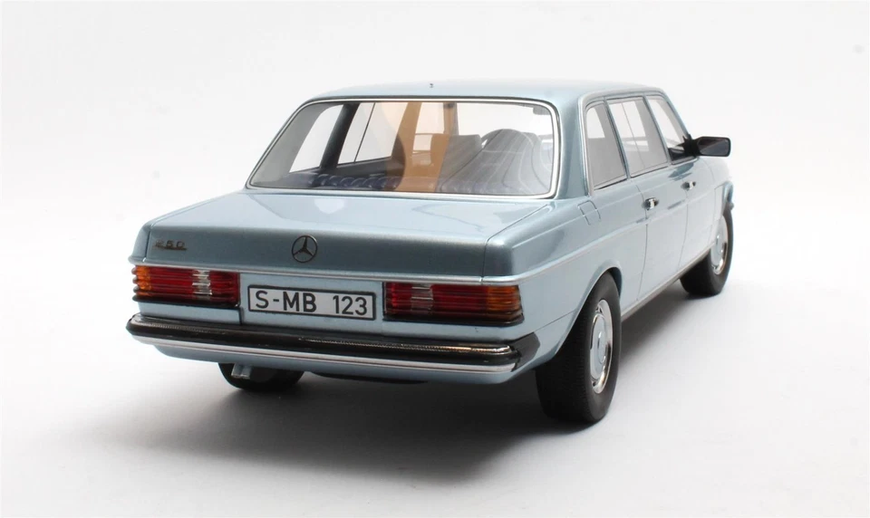 Cult Scale 1:18 1978 Mercedes-Benz W 123 Lang Diamond in Metallic Blue - Image 4 of 4