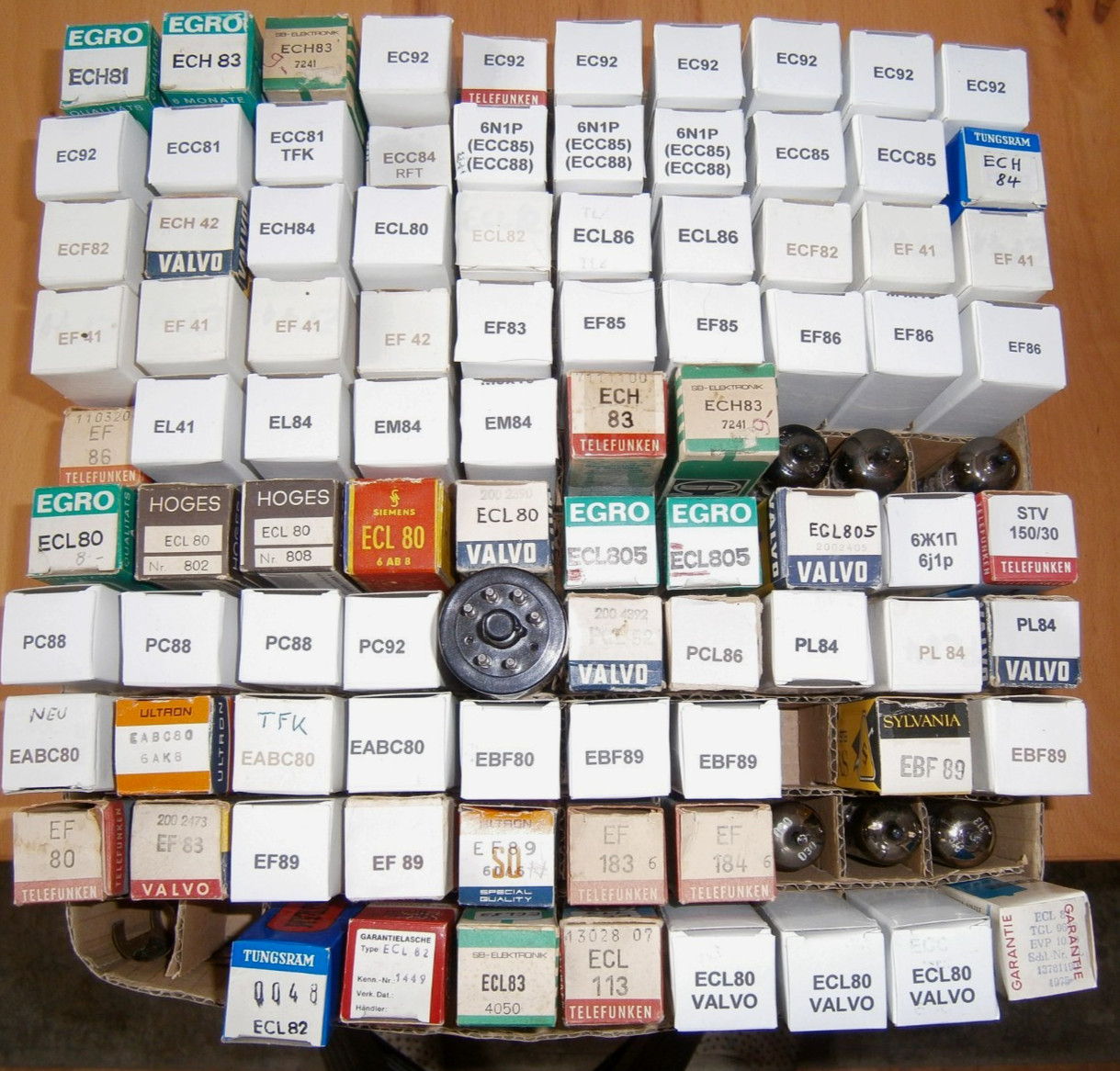 Radioröhre EABC80 bis ECC85, alphabetisch sortiert, verschiedene Hersteller