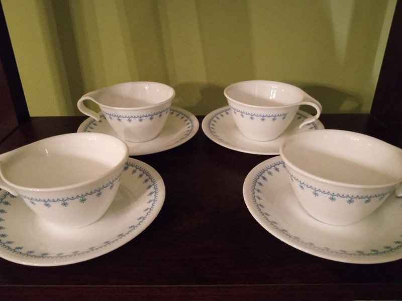Corelle Blue Snowflake Garland Coffee Cups & Saucers Vintage Set Of 4 - UNUSED