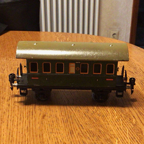 Märklin Personenwagen Spur 0 grün, Beschriftung „MARKLIN“, Nr. 18070 | Condition: Gebraucht