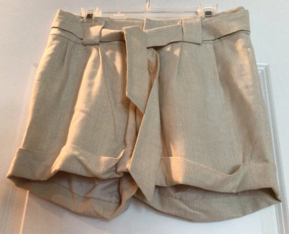 Pantalones cortos CACHE DE COLECCIÓN para mujer talla 6 crema y dorado metálico con cinturón de corbata mezcla de lino Foto 2 de 4