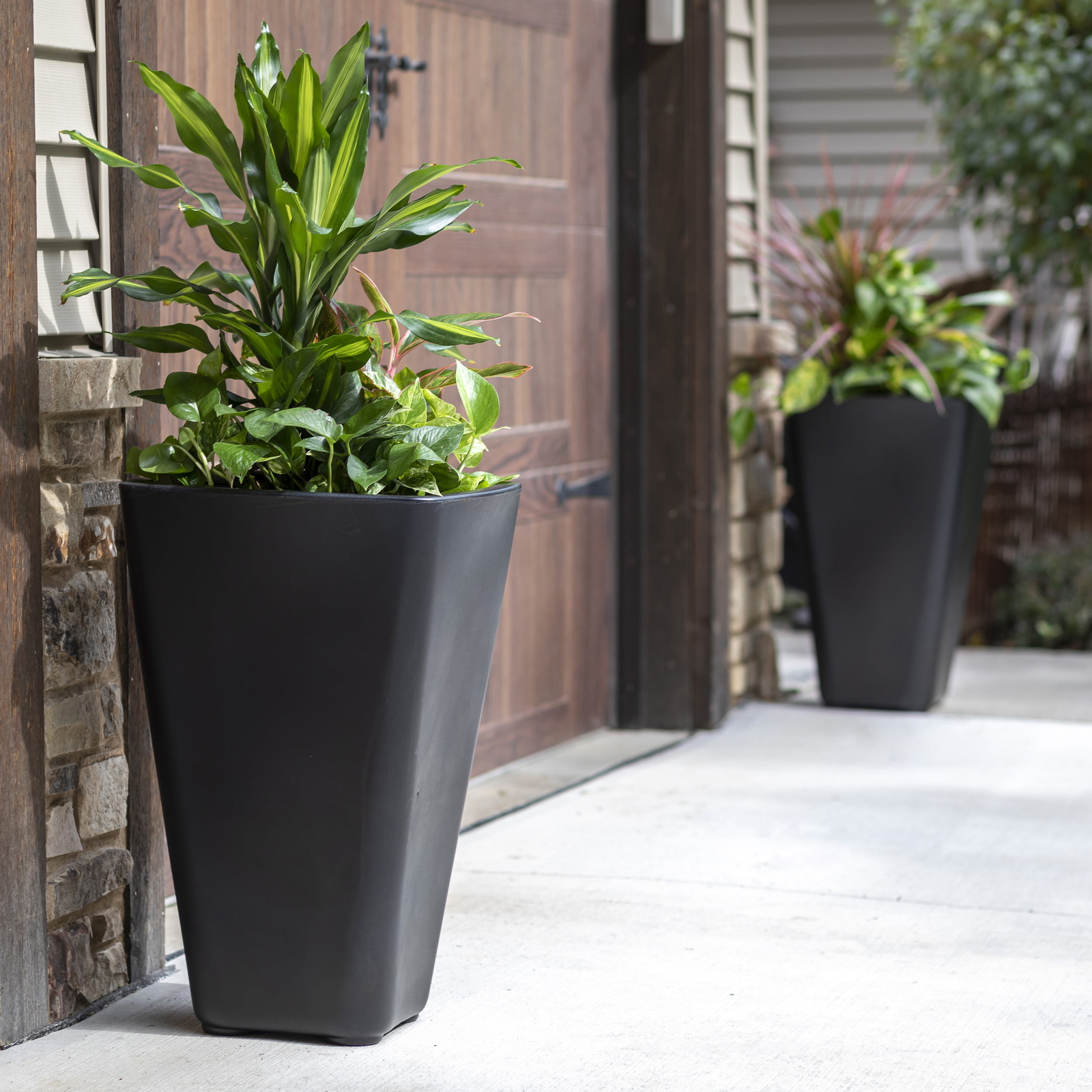 Step2 Bridgeview 26" Tall Dark CedarSquare Indoor Outdoor Plastic