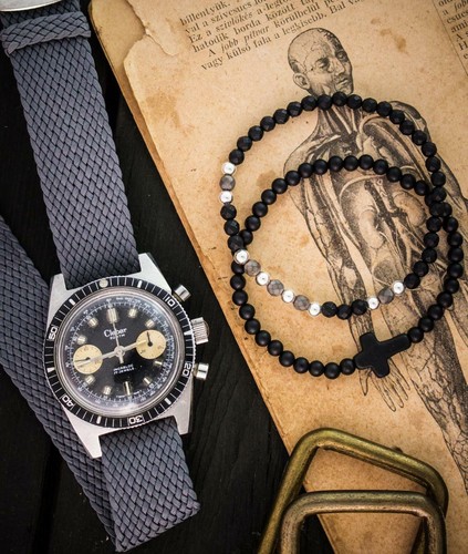 4mm - Matte Black Onyx Beaded Stretchy Men's Bracelet w Black Cross - Picture 3 of 4