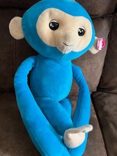 Fingerlings HUGS BORIS Friendly Interactive Plush Monkey Toy WowWee