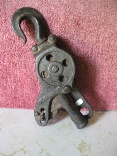 ANTIQUE VINTAGE FENCE STRCHER WHEEL BLOCK & TACKLE PULLEY PAT. MAR. 21, 05