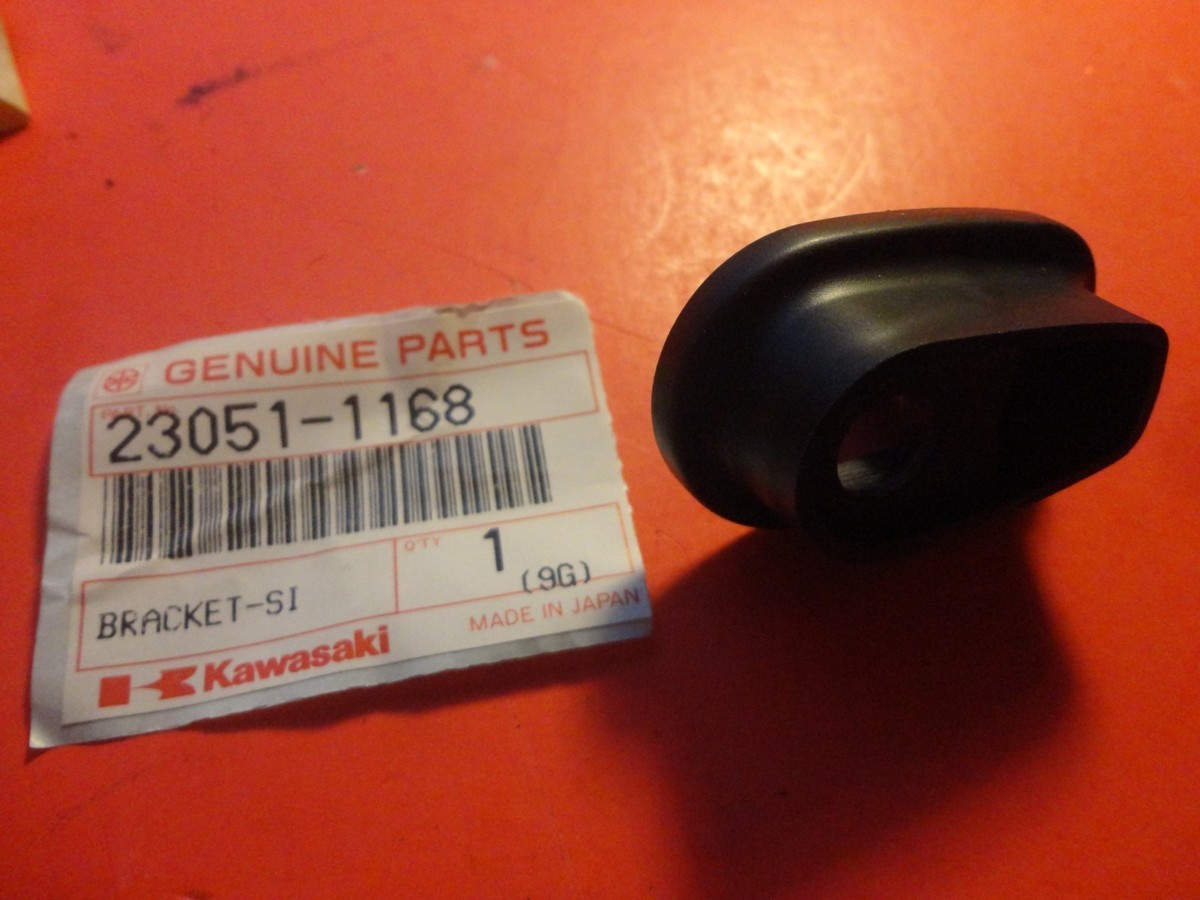 SI NOS NEW OEM ORIGINAL KAWASAKI KL650 ZX600 RIGHT TURN SIGNAL