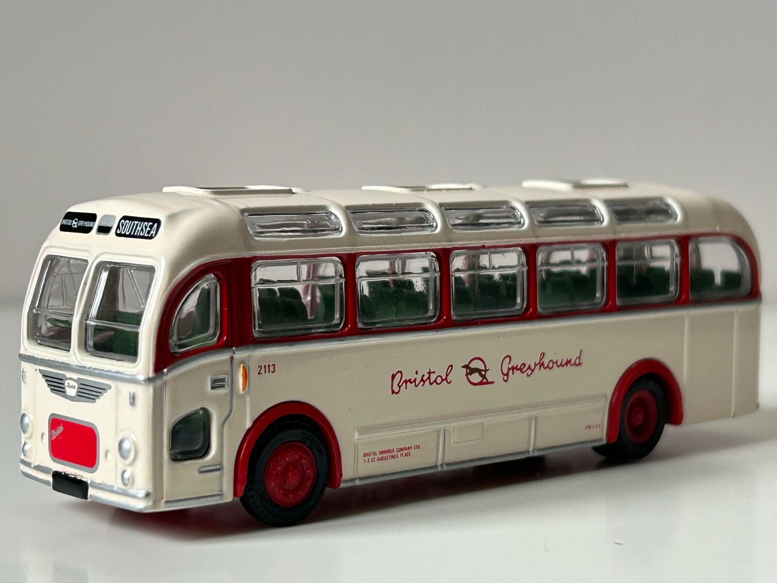 Bristol MW Coach Greyhound British Bus Model Diecast Toy 1:76 Scale EFE