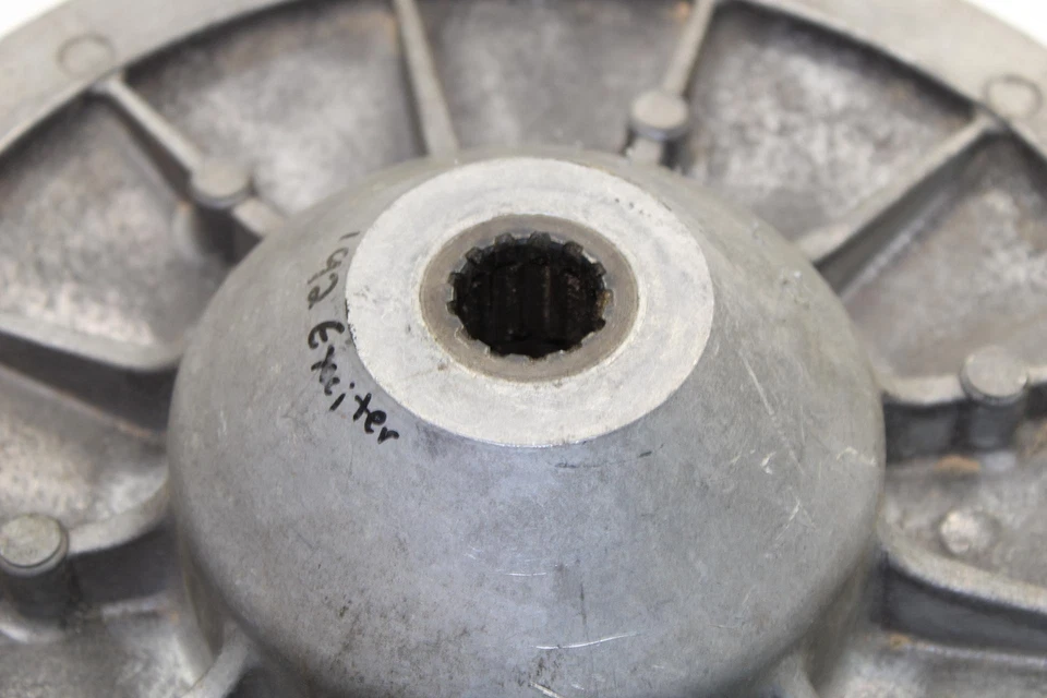 1992 Yamaha Exciter Ii оригинальная муфта с вторичным приводом в сборе 88R-17660-01-00 SY74 - Изображение 3 из 4