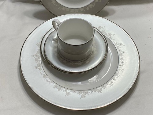 Lenox Bellina Platinum China 62pc Dinnerware Place Settings Set for 12 New - Picture 2 of 12