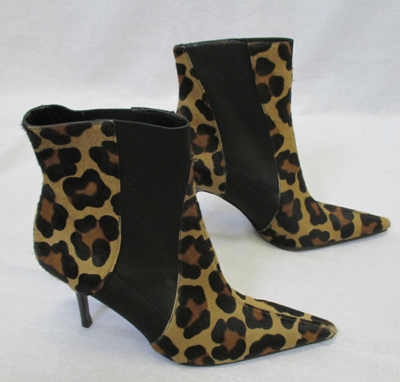 DOLCE&GABBANA Horsehair Animal Print Toe Pointed Toe Print Booties w/ Elastic Sides - 35 098716 DOLCE&GABBANA Horsehair Animal Print Toe Pointed Toe Print Booties w/ Elastic Sides - 35 098716