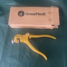 GreatNeck SS7 Saw Set Tool, Adjusts Teeth on Hand Saws, 5–11 1-Pack, Yellow 