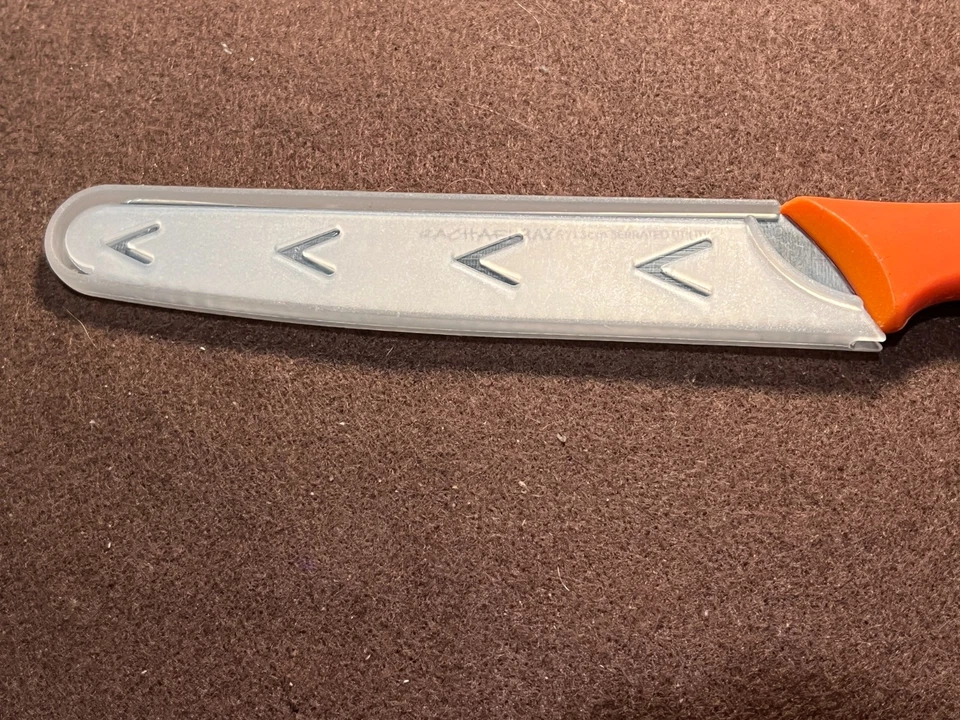 Rachel Ray 5 英寸/13 厘米锯齿实用刀带橙色软手柄和鞘! — 第 3/4 张图片