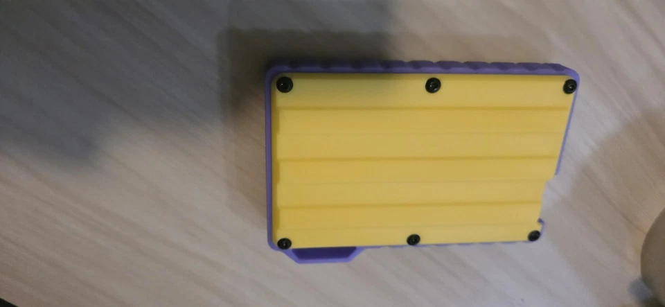 iPod Classic 5th,6th and 7th Generation Purple and Yellow Case. - Image 3 of 4