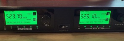 UHF Wireless Microphone System - 4 Wireless Mics