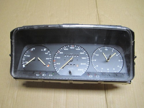 VW Passat 35i Kombiinstrument Tacho W=920 Uhr VDO 357919033