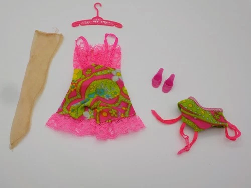 Vintage Barbie ‘Underliners’ Lingerie Set # 1821 Beautiful 1968 Fashion