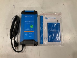 Victron Energy Blue Smart IP22 Battery Charger 12V 30A 1 outlet Open Box