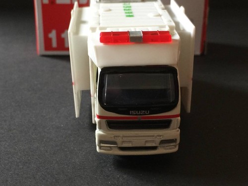 No.116 Isuzu Giga Super Ambulance 1d - Picture 5 of 9