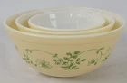 Vintage Pyrex Yellow & Green Spring Blossom Nesting Mixing Bowls Set Of 3