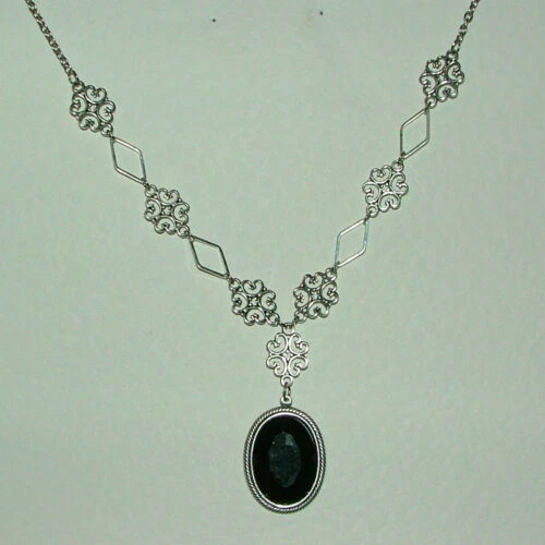 Handgefertigte Modeschmuck-Halsketten & -Anhänger aus Acryl