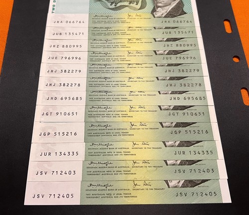 1 x AUS $2 Note ** 1979 Knight/Stone ** General Prefix ** gEF ** VERY CRISP !! - Bild 1 von 3