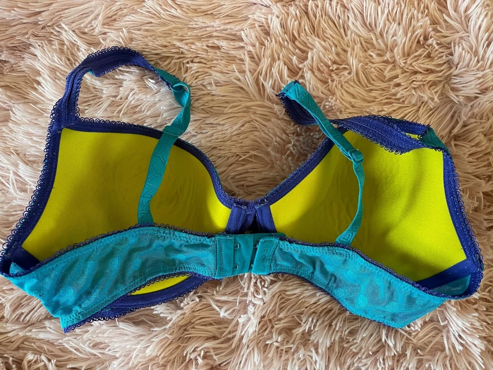 Sujetador pushup DKNY ¡Talla 36D nuevo sin etiquetas! ¡MUY RARO! ARTÍCULO CALIENTE!! Foto 2 de 3