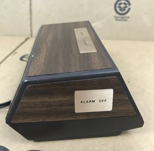 Reloj LCD Vintage Sears Roebuck & Co 47198 Hecho en Hong Kong - Imagen 4 de 6
