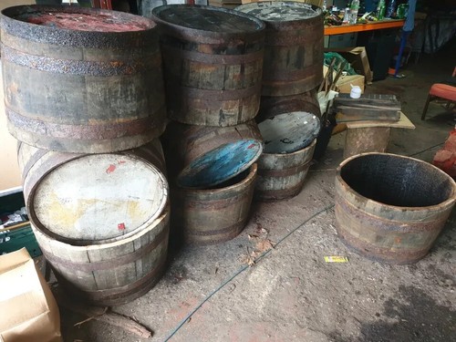 Half Whisky Barrel Planter Wooden Flower Garden Pot Basket Tubs Container - Afbeelding 1 van 4