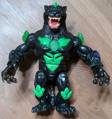 キャラクターグッズ Stealth Strike Big Cat Beast Creator Amazon.com: Beast Lab - Stealth Strike Big Cat Beast Creator