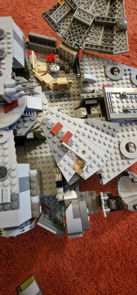 LEGO Star Wars 75257 Millennium Falcon, photo 4 of 5