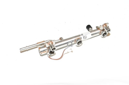 Kraftstoffverteiler Einspritzleiste  55490716 Karl Original Opel