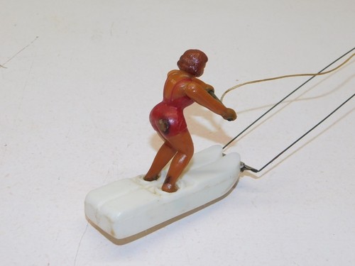 Vintage Original Japan Friction Motor Water Ski With Outboard Motor Boat In Box - Picture 16 of 17