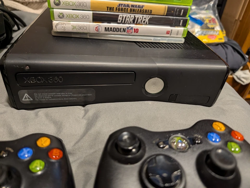 Microsoft Xbox 360 S Console 2 Controllers & 11 Games Halo, Batman, Skyrim  - Image 4 of 4