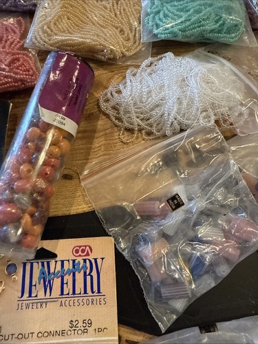 Group Lot Of Assorted Jewelry Bead Beads Crafting Lot Group Lot Charms Etc - Picture 8 of 20