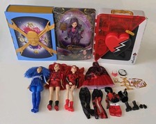 Disney Descendants Doll Playset Accessoried Lot Rise of Red Chloe Mal Isle