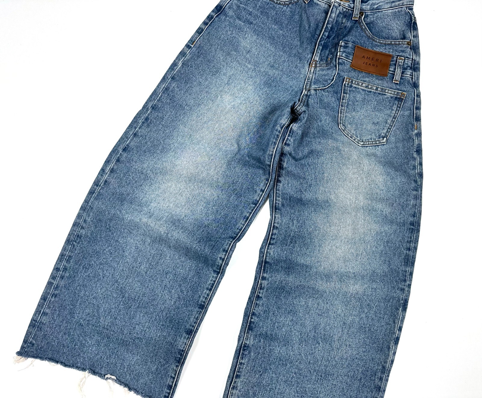 Auth Women's AMERI Blue Wide Straight Denim Short… - image 2