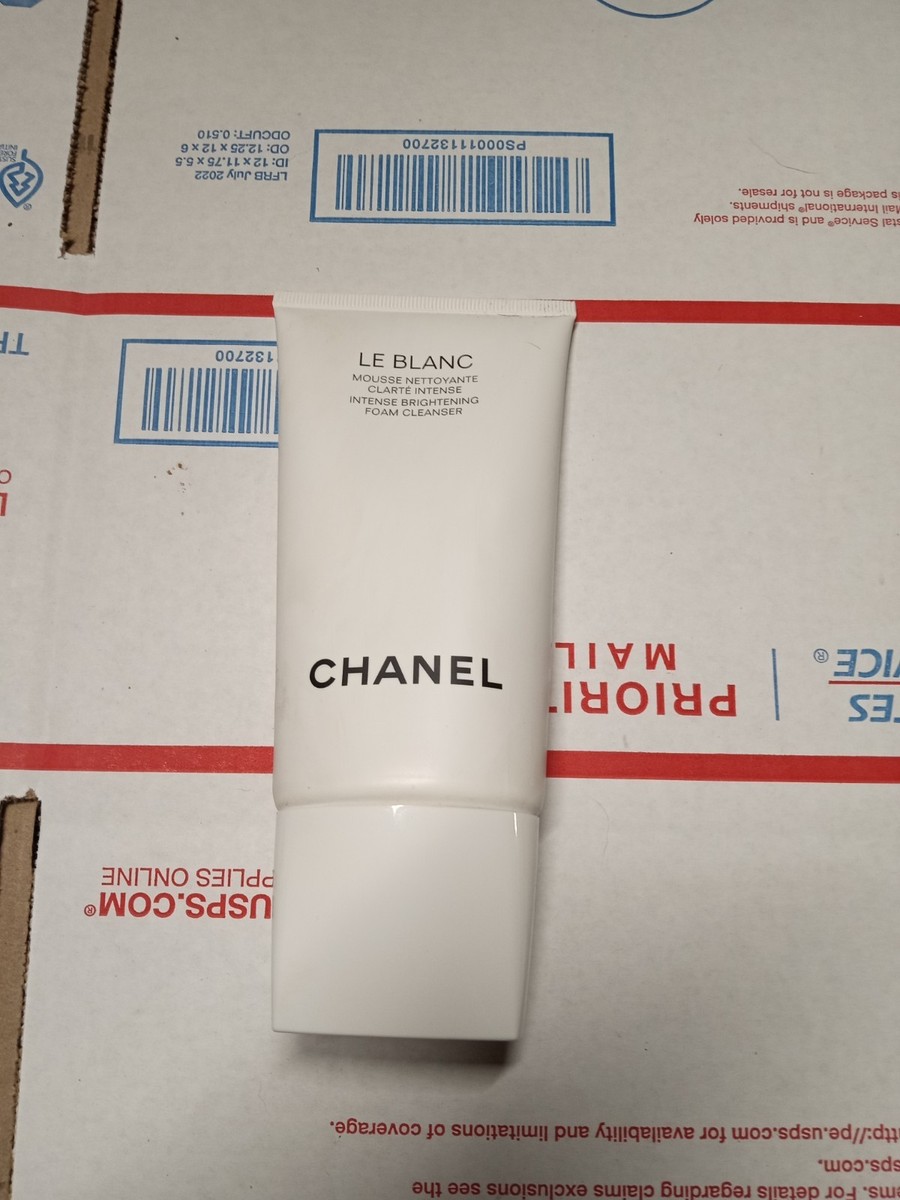 洗顔料 CHANEL LE BLANC MOUSSE NETTOYANTE 150ml CHANEL LE BLANC Intense Brightening Foam Cleanser - Macy's