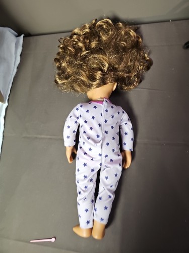 4 Our Generation 18” dolls w/clothes ~ 2 Dark Hair 2 Light Hair ~ Battat - Picture 15 of 17