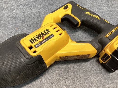 Dewalt 20v MAX XR Brushless Variable Speed Reciprocating Saw DCS382 W/5Ah Batt - Picture 3 of 9
