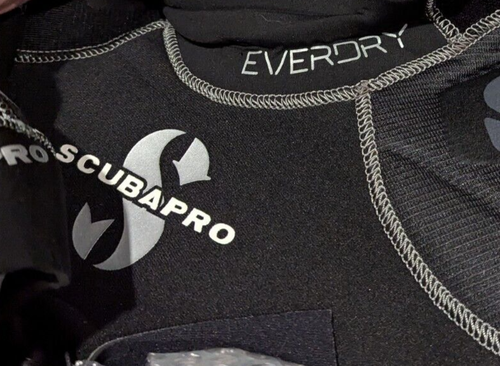 ScubaPro Everdry 4.0 mm Womens Drysuit, Size S, Black/White - Picture 9 of 9