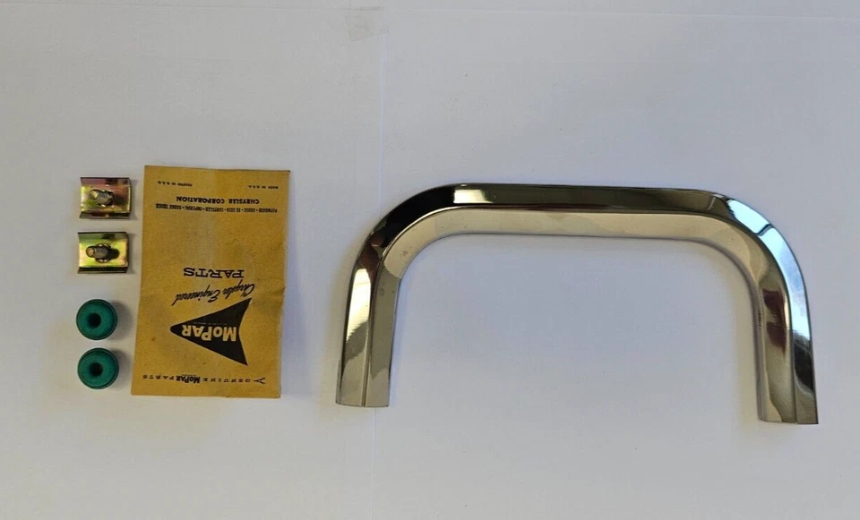 Plymouth Fury 1961 tapa maletero delantero superior cromo moldura 2240775 nuevo de Lote Antiguo Foto 4 de 4