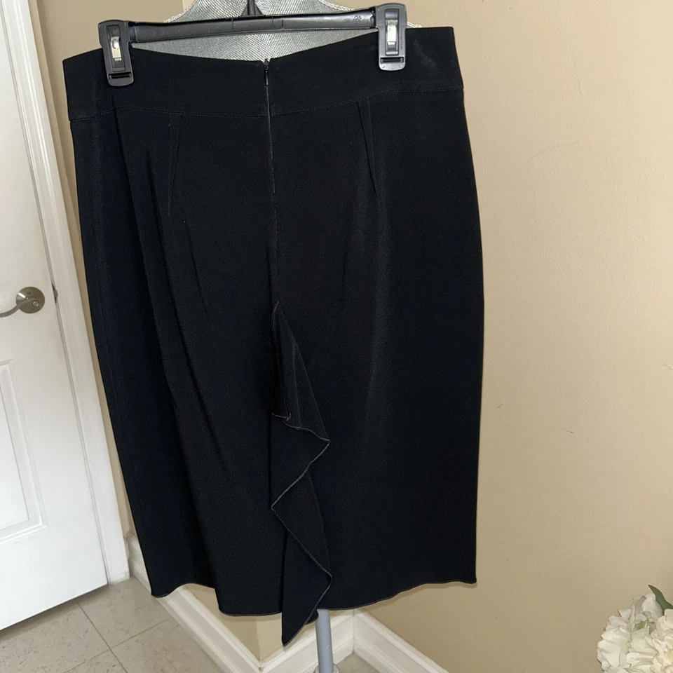 Falda lápiz negra para mujer de Bluemarine. Foto 2 de 4