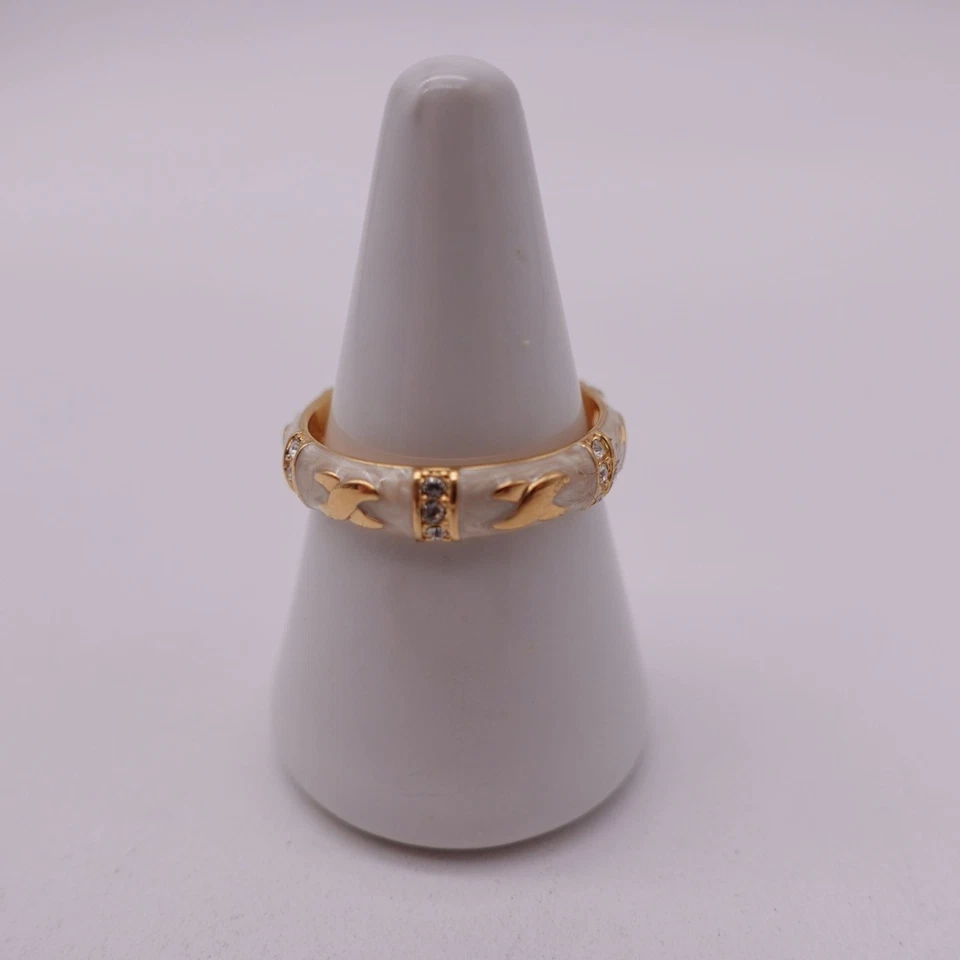 Anillo Lauren G Adams Crema Esmalte Circonita y Tono Dorado Banda Moda Apilable Foto 2 de 4